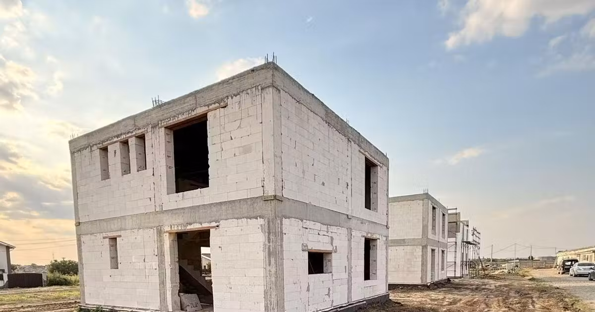 Casă individuală de vânzare cu 4 camere în Costi