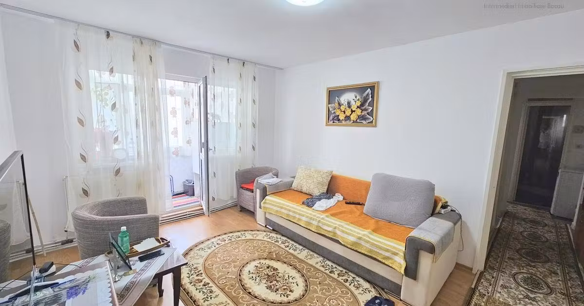Apartament de vânzare cu 3 camere în zona Mioriței, Bacău