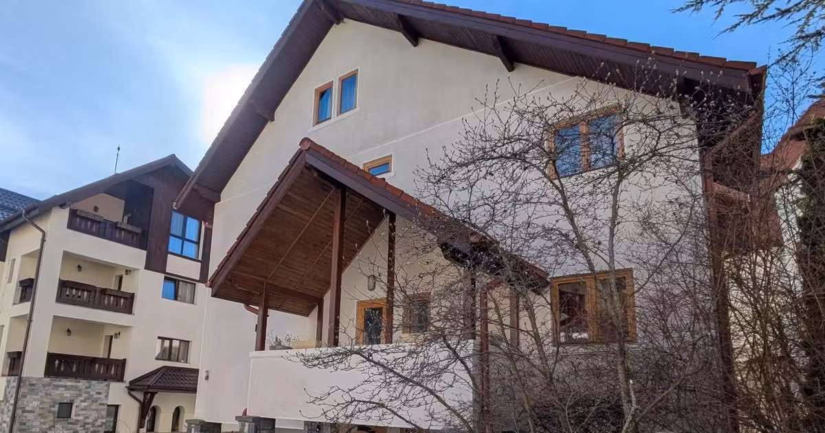 Casă de vânzare cu 7 camere în Sinaia