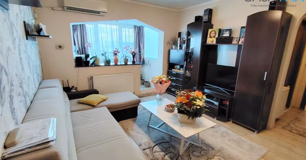 Apartament de vânzare cu 2 camere în zona Cornișa, Bacău