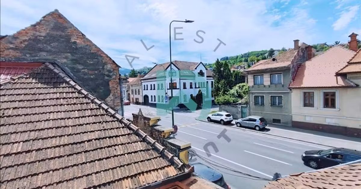 Apartament de vânzare cu 5 camere în zona Brașovul Vechi, Brașov