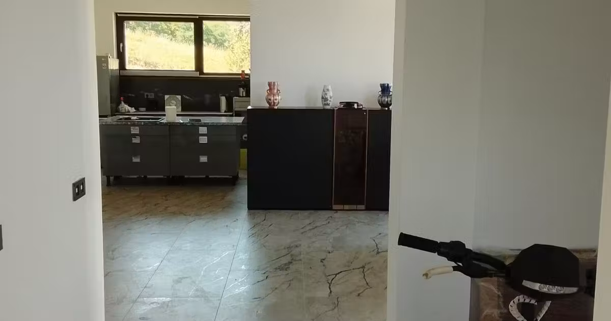 Casă individuală de vânzare cu 3 camere în Săcel