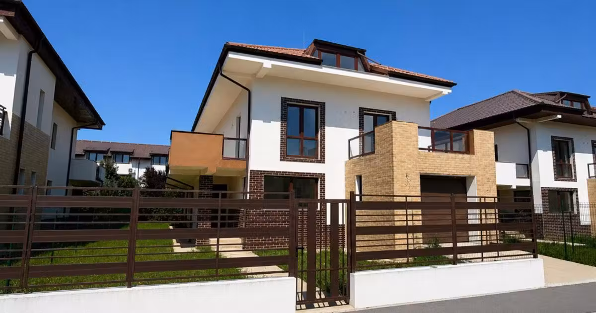 Casă individuală de vânzare cu 5 camere în Crevedia