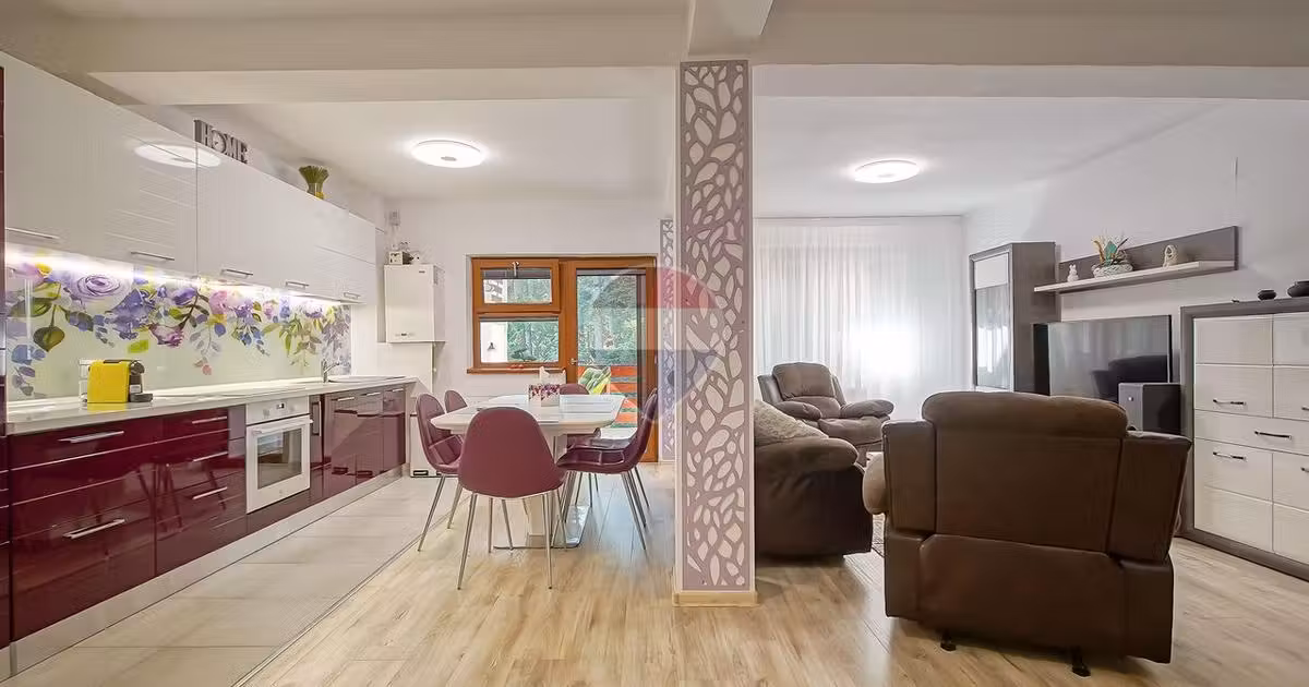 Apartament de vânzare cu 4 camere, mobilat în Predeal