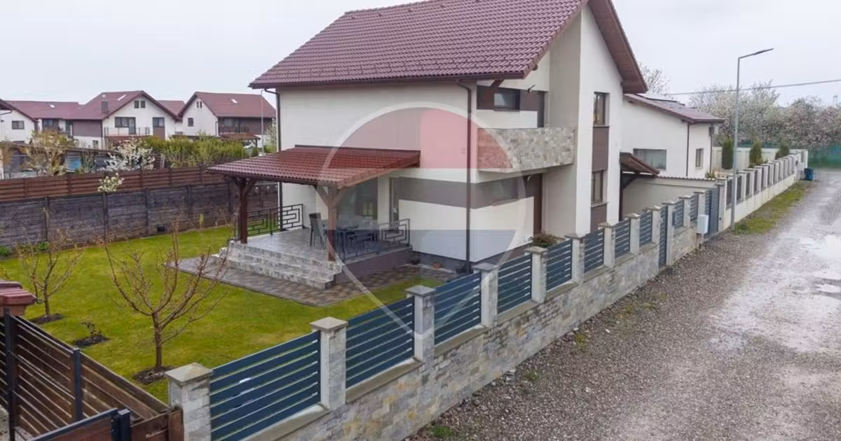 Casă individuală de vânzare cu 5 camere în Tărlungeni