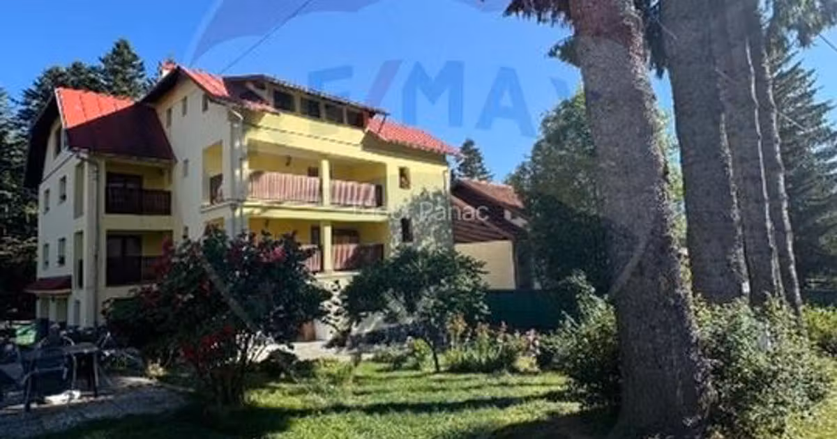 Casă individuală de vânzare cu 14 camere, mobilată în Predeal