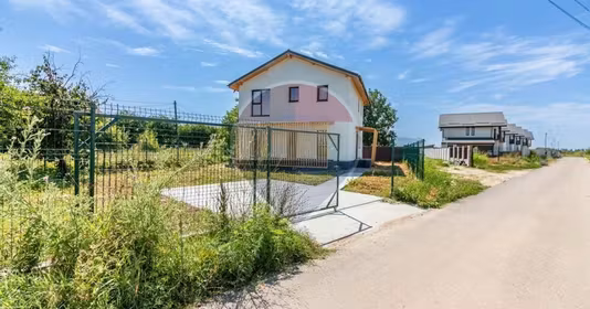 Casă Săbăreni
