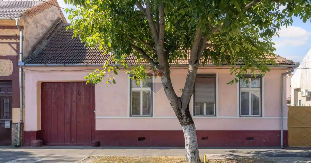 Casă individuală de vânzare cu 4 camere, mobilată în zona Intim, Arad