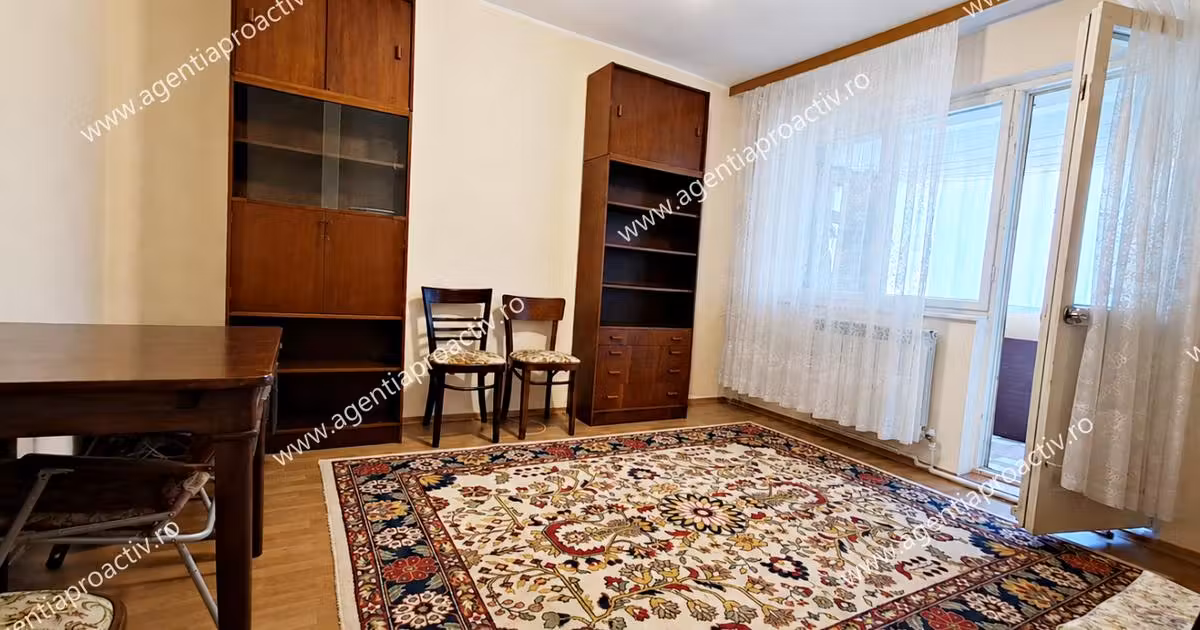 Apartament de vânzare cu 3 camere în zona Ultracentral, Galați