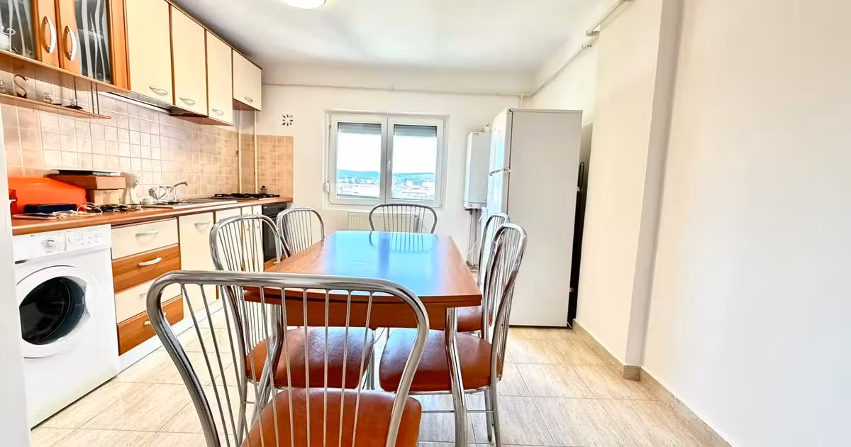 Apartament de vânzare cu 3 camere în zona Ștefan cel Mare, Bacău