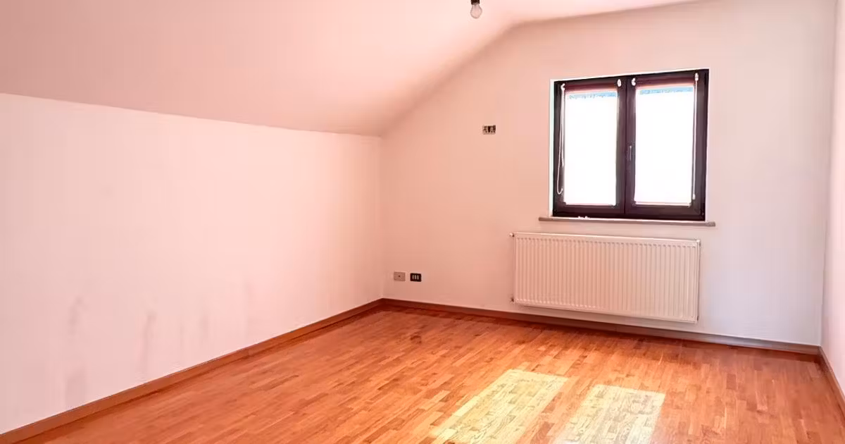 Casă individuală de vânzare cu 4 camere în Satulung