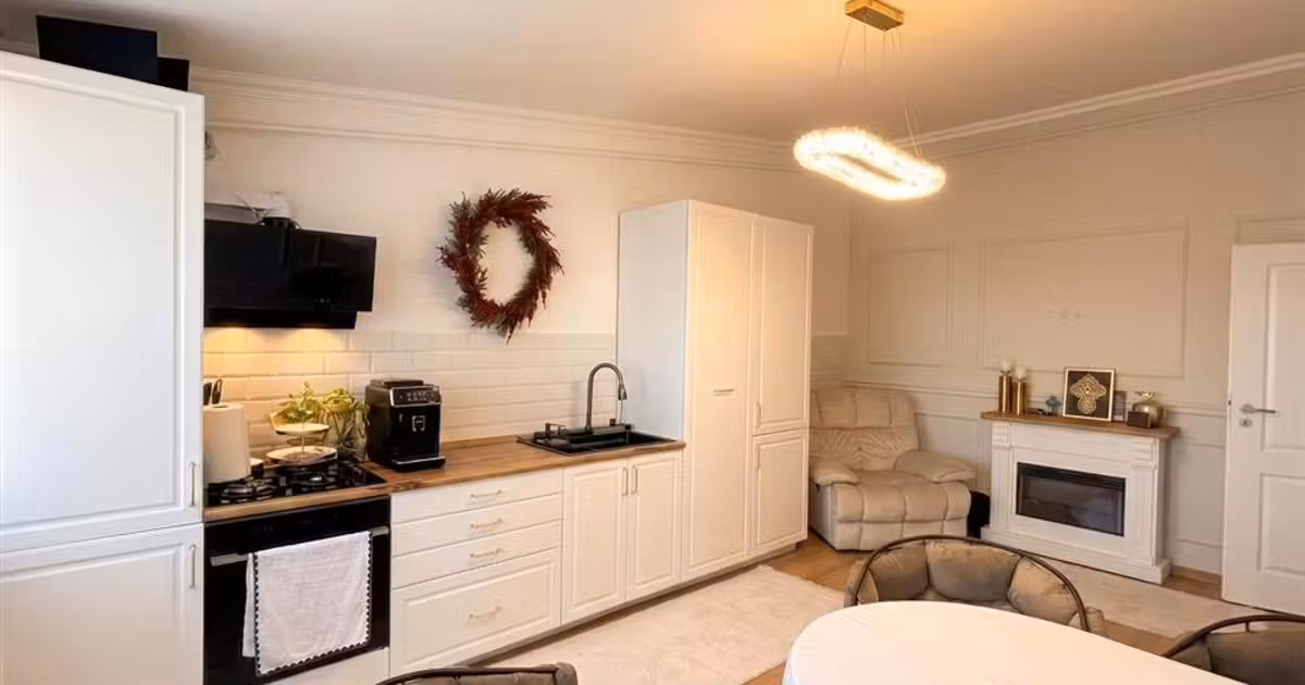 Apartament de vânzare cu 3 camere, mobilat în Ipotești
