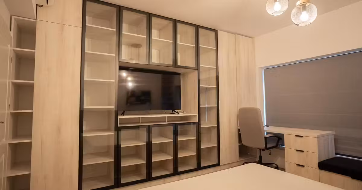 Casă de vânzare cu 5 camere în Tunari