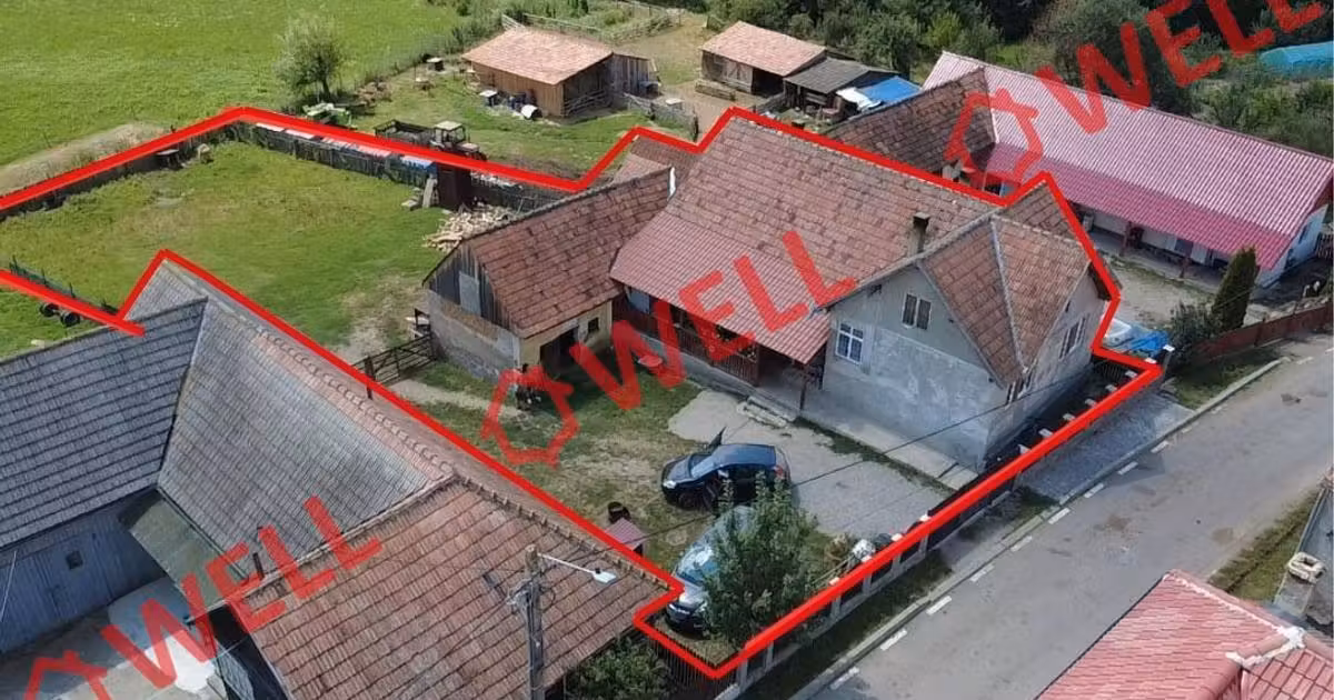 Casă de vânzare cu 2 camere în Sărămaș