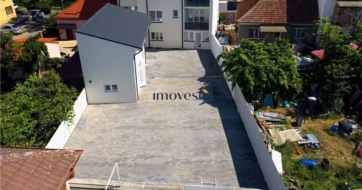 Apartament de vânzare cu 3 camere în zona Titulescu, Satu Mare