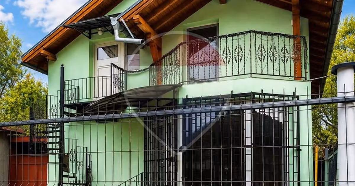 Casă individuală de vânzare cu 3 camere, mobilată în Râșnov