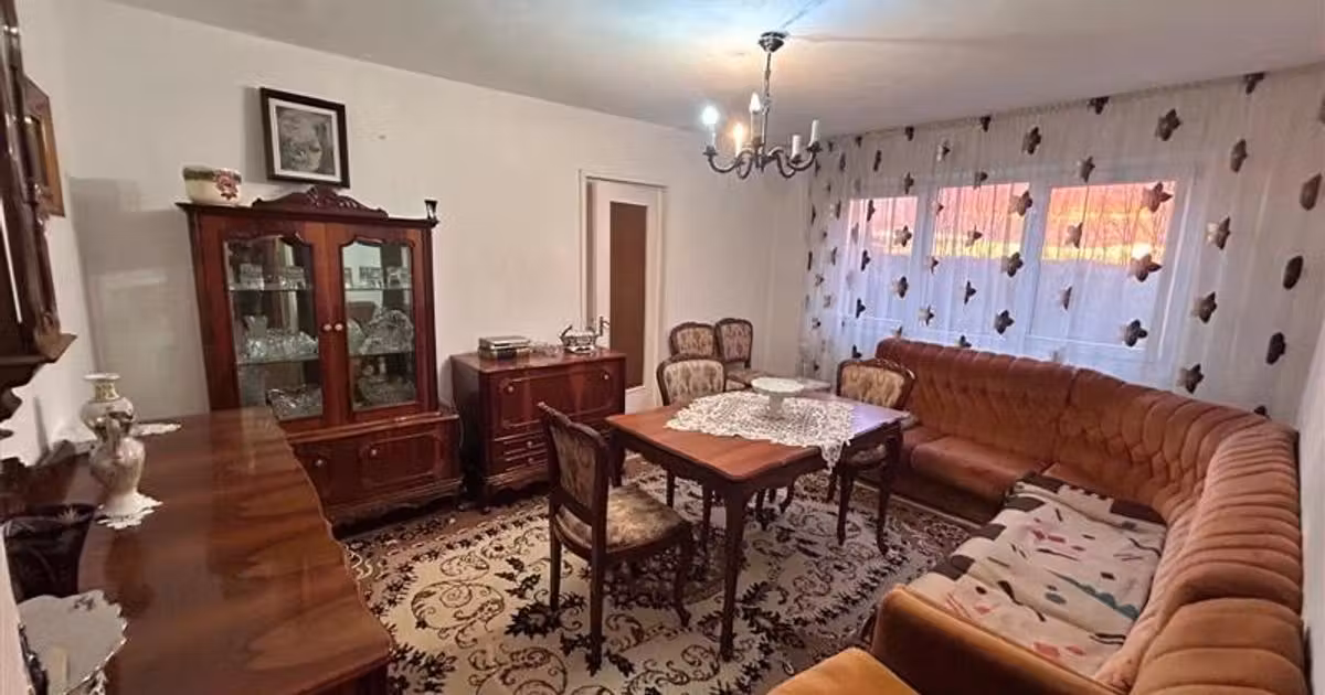 Apartament de vânzare cu 3 camere în Bocșa