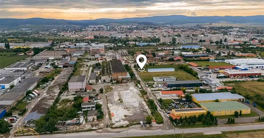 Spațiu comercial Exterior Est