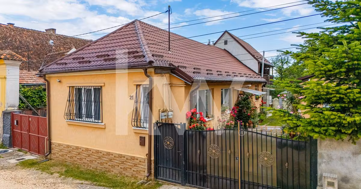 Casă individuală de vânzare cu 4 camere în Săcele