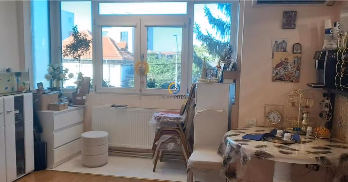 Apartament de vânzare cu 2 camere, mobilat în zona Central, Pitești