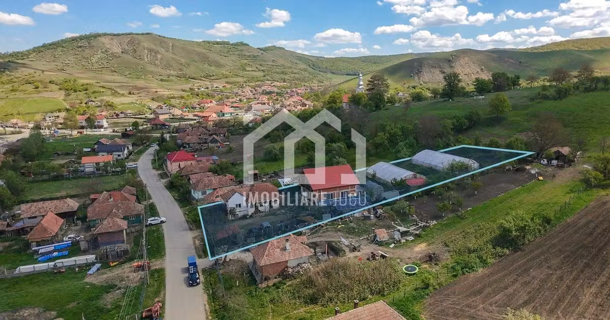 Casă individuală de vânzare cu 5 camere, mobilată în Vișea