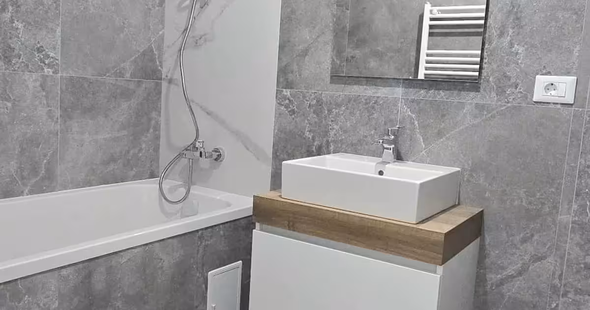 Apartament de vânzare cu 2 camere în zona Tractorul, Brașov