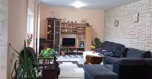 Casă Central