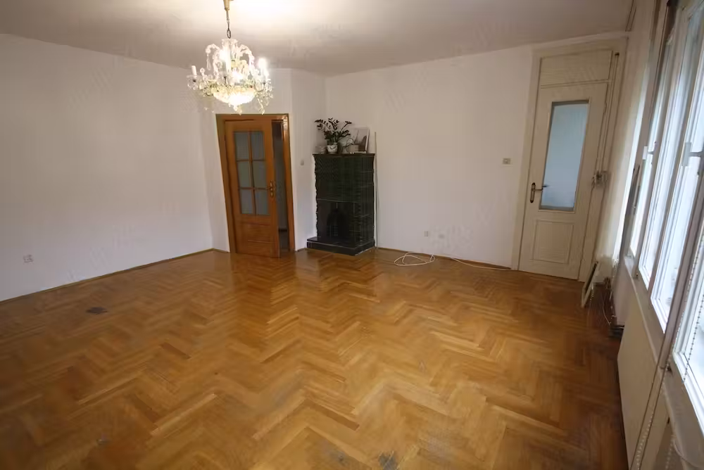 Proprietar inchiriez apartament in bloc - tip vila, Zona Favorit - Suceava, pe termen lung