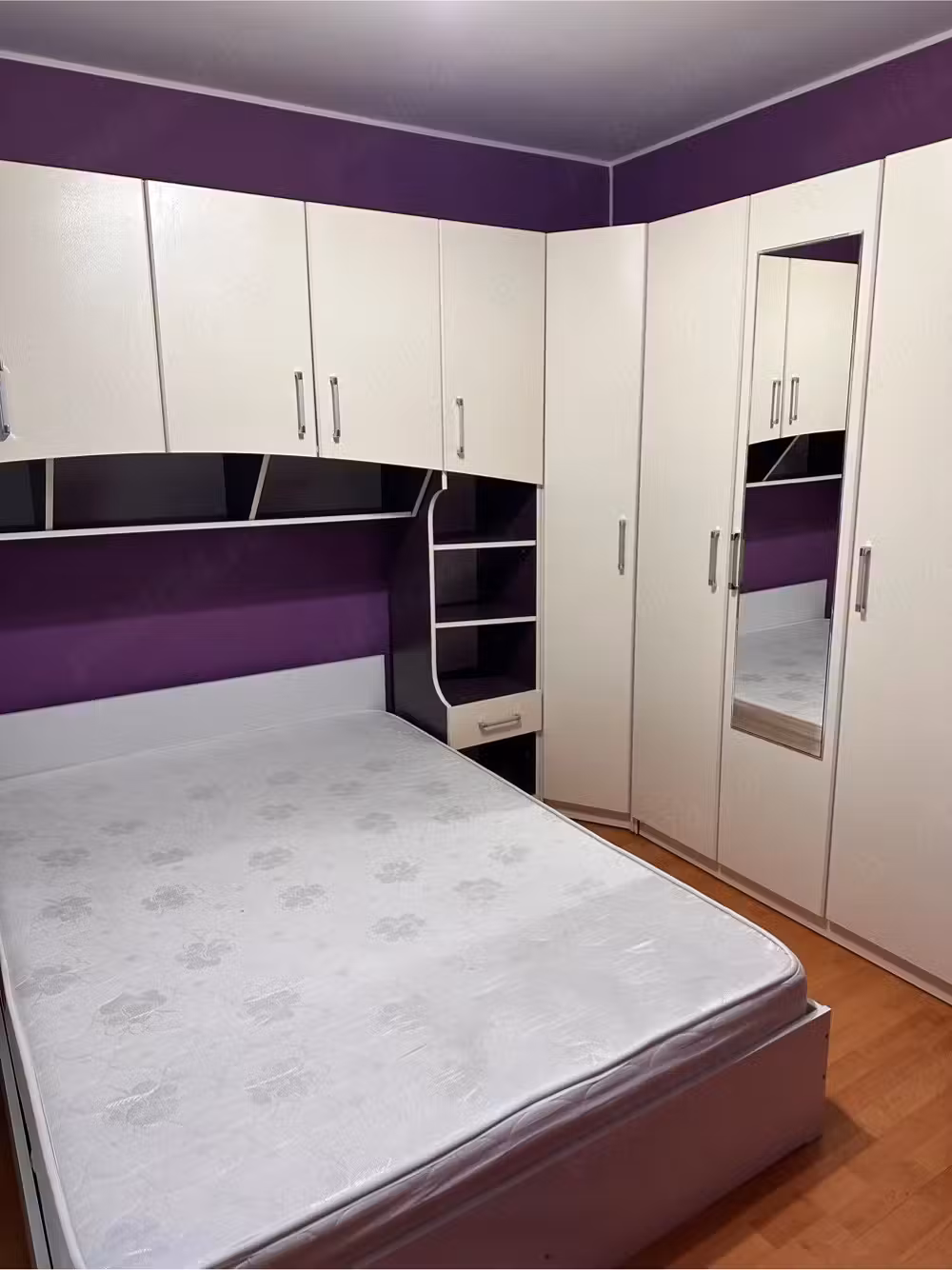 Proprietar , ofer spre inchiriere apartament cu doua camere in Roman