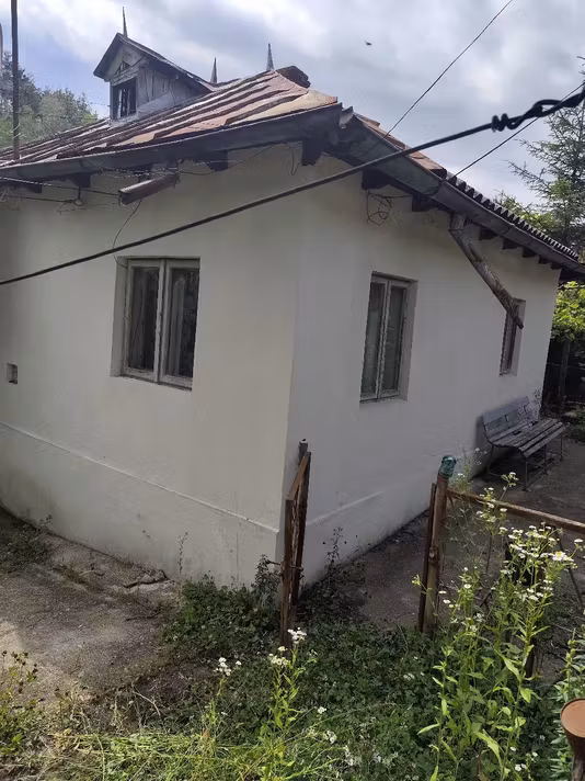 Casă POSESTI