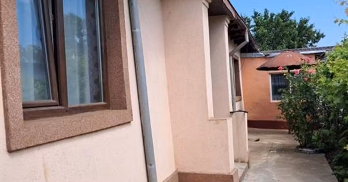 Casă individuală de vânzare cu 5 camere în Tichilești