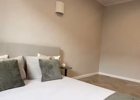 Apartament Titan