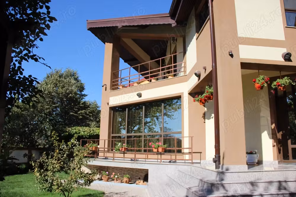 Casa de vanzare zona REZIDENTIALA