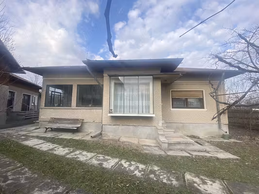Casă Scorteni