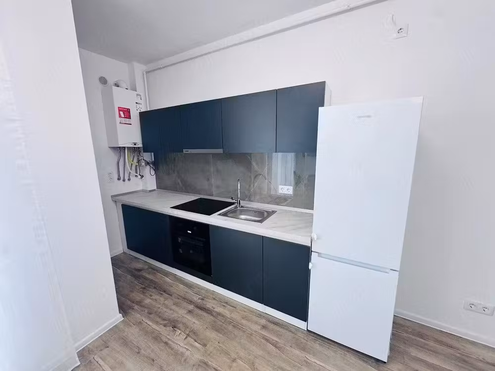 Persoana fizica inchiriez apartament