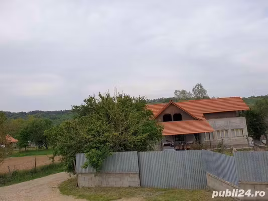 Casă Floresti