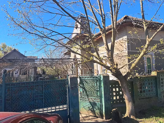 Casă Urzicuta