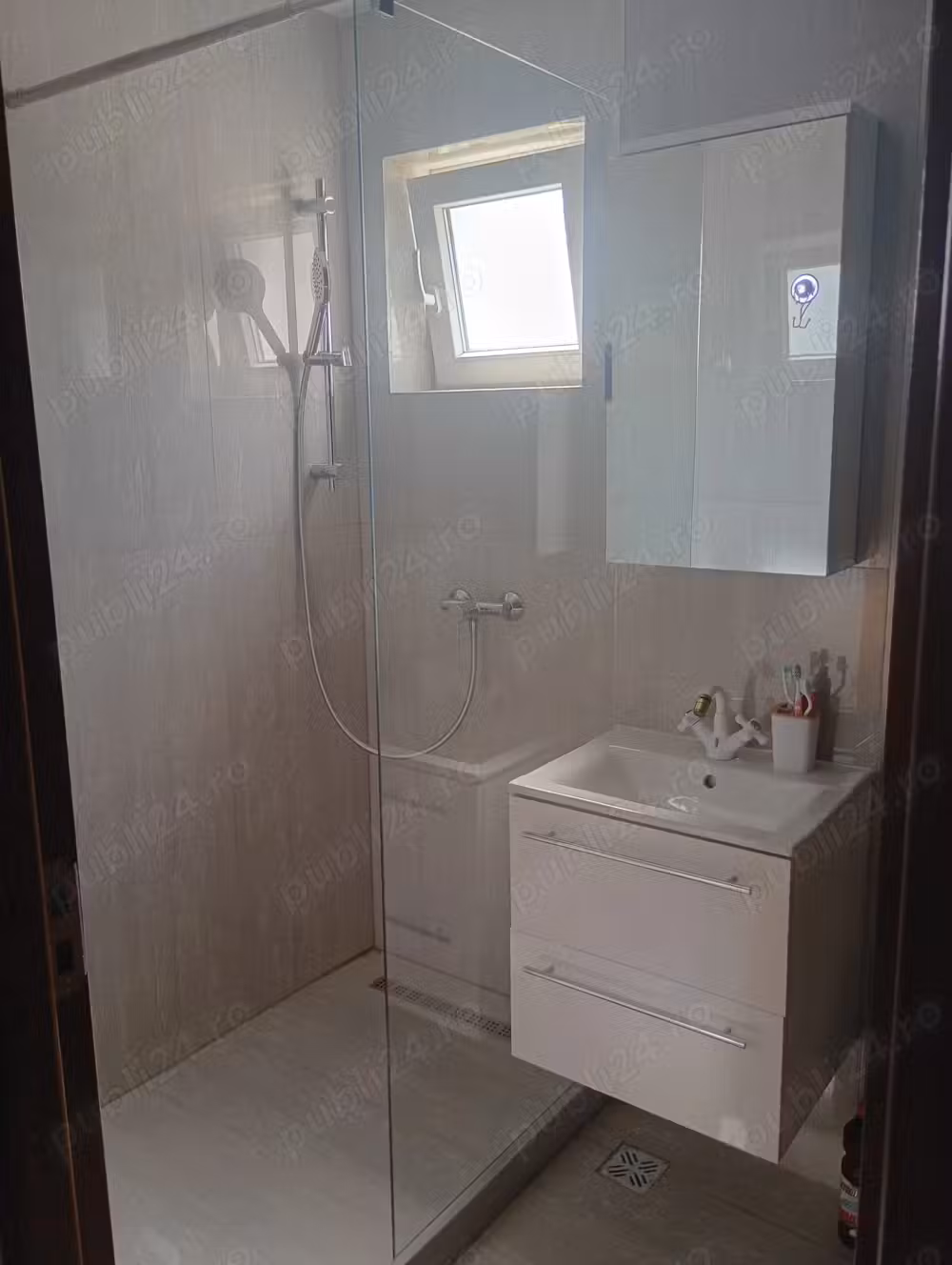 Apartament de închiriat