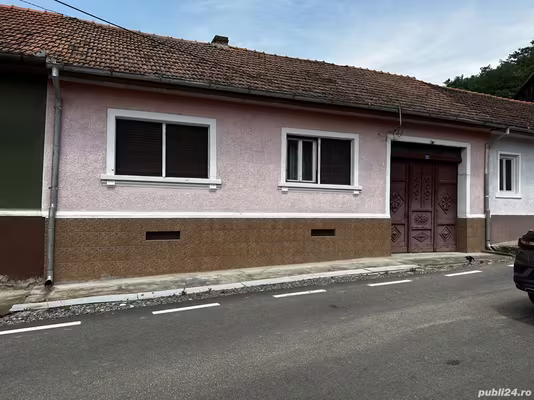 Casă Plugova