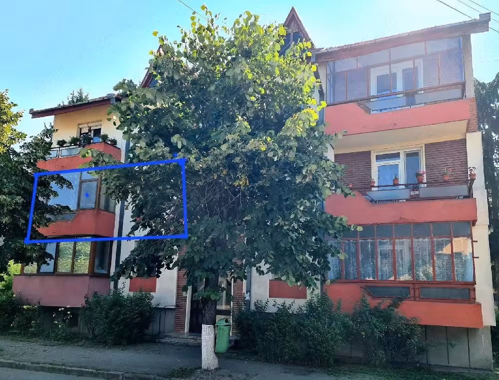 Apartament 3 camere + garaj și boxă-Brad HD.
