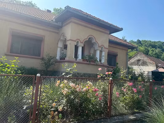 Casă Moldova Noua