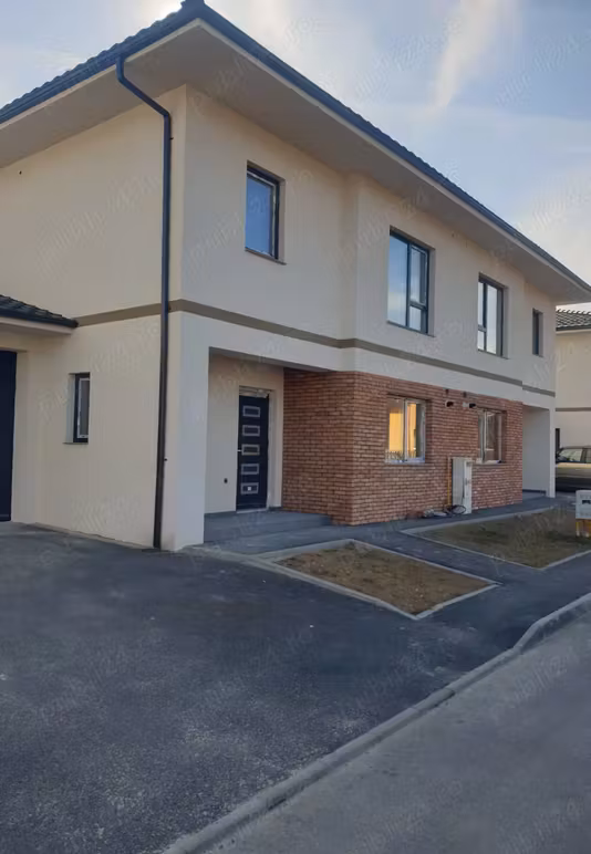 Casă Floresti