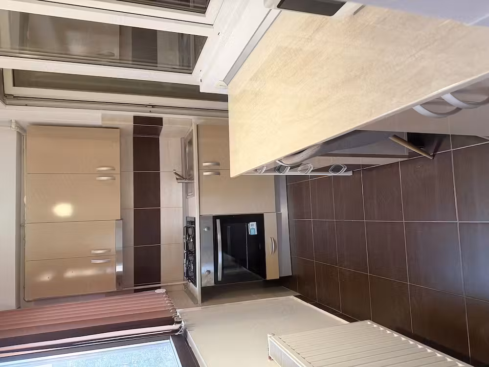 Inchiriez garsoniera Militari residence 10 min de metrou