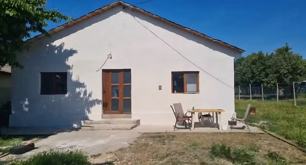 casă de vânzare în comuna cobadin.casa se poate vinde si in 2 rate mai multe detalii