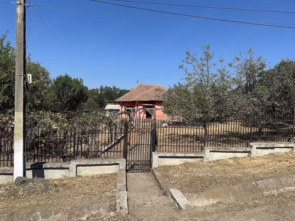 Casă · 4 camere · 81 m², Steic, Motru