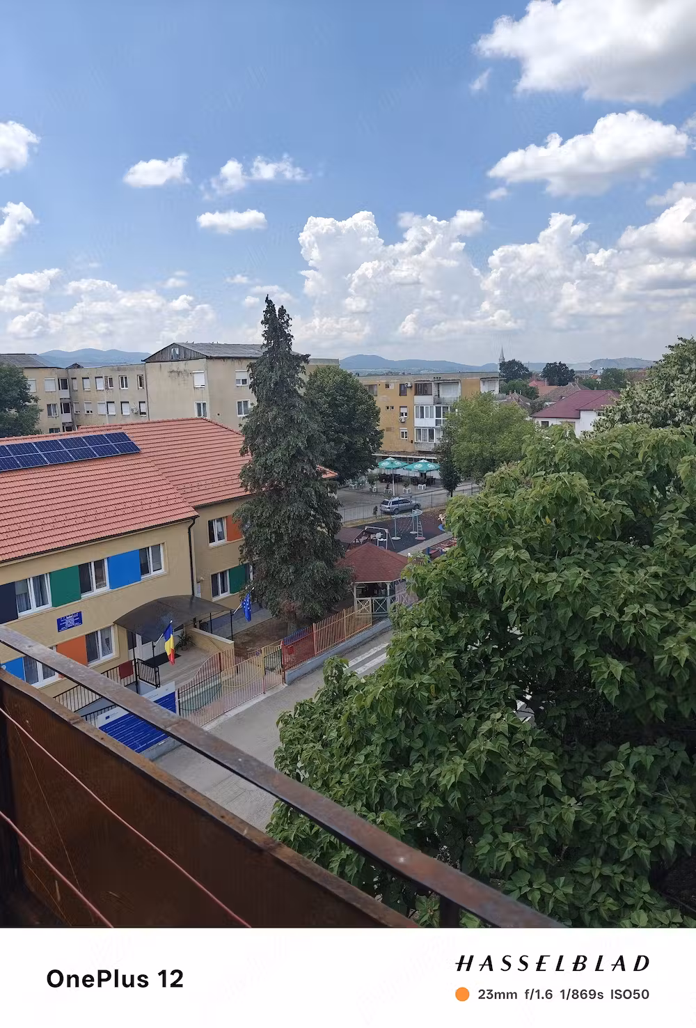Apartament 2 camere   Beiuș | Balcon generos | Vedere spre dealuri