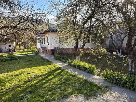 Casă Centrala, La Strada (blocuri)