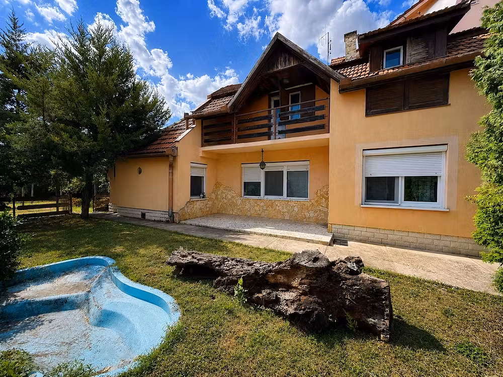 Casa cu 5 camere - zona Horea - Str. Closca - IMOBIHOR