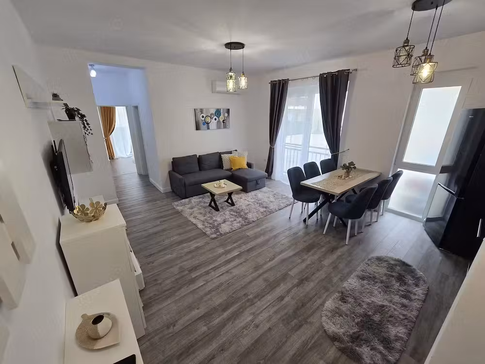 Complet mobilat si utilat. Gradina proprie. Zona Braytim - pozitie excelenta