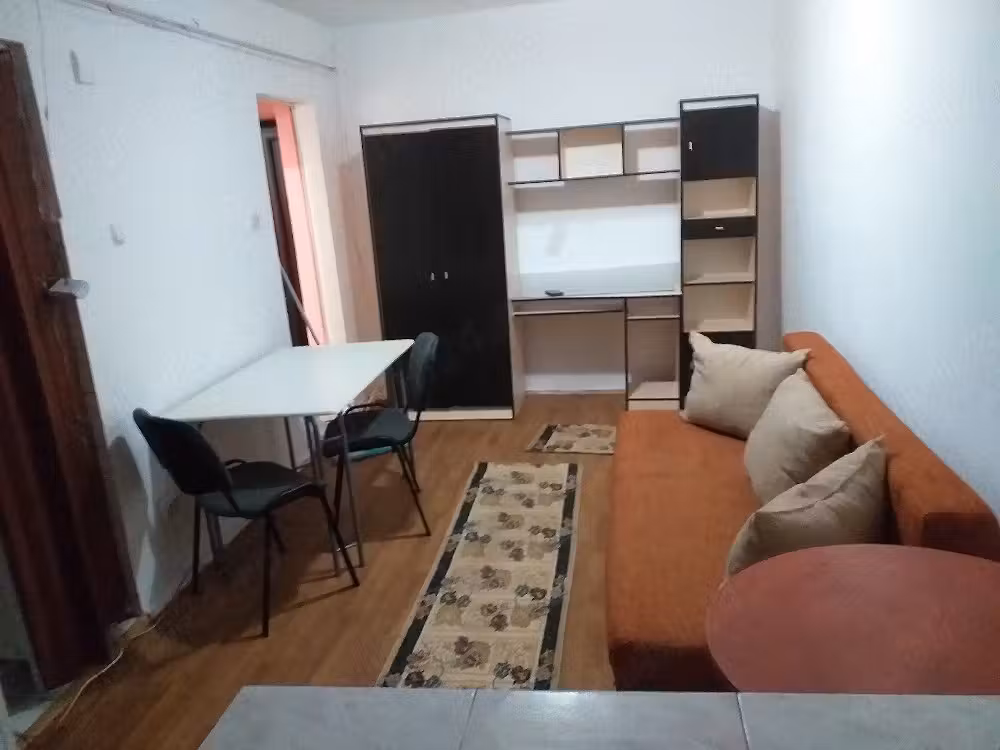 Garsonieră în calea Buziașului lîngă sensul giratoriu